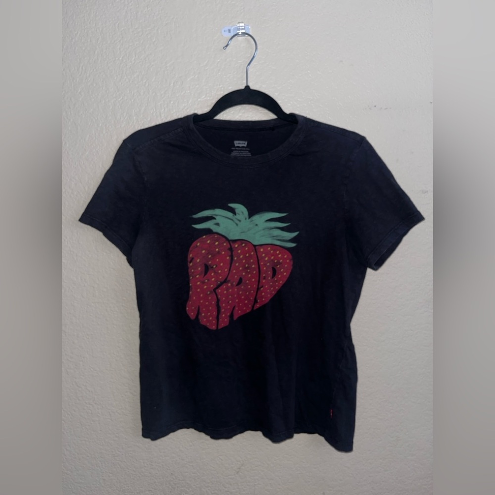 LEVI’S small RAD strawberry black top